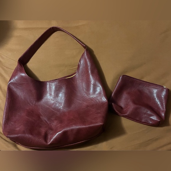 Handbags - 🆕NWOT Burgundy Hobo Womens/Juniors  Bag/Purse - Faux Leather
